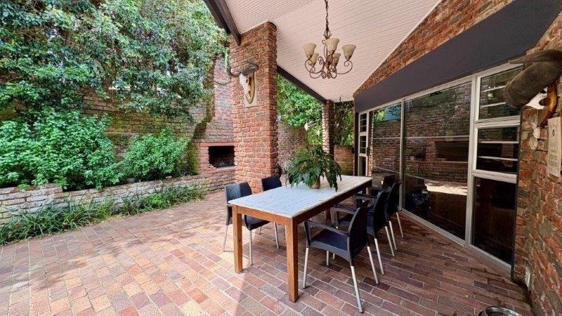 4 Bedroom Property for Sale in Bonza Bay Eastern Cape